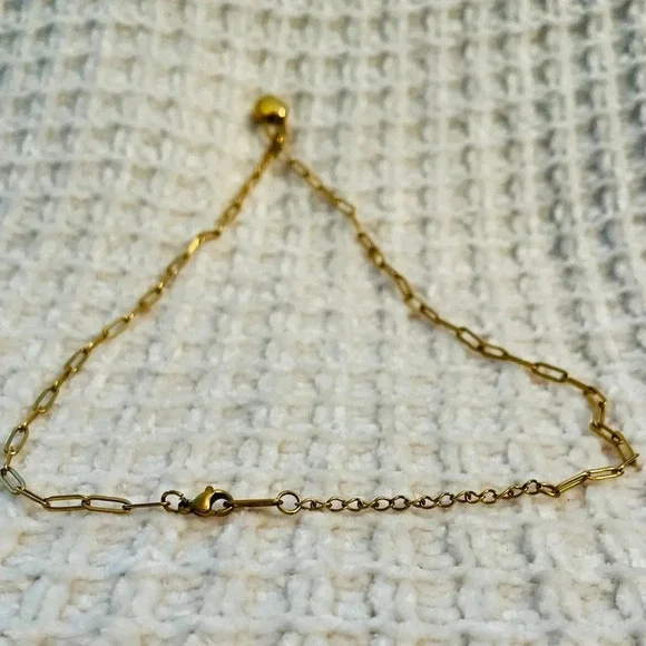 Gold Heart Pendant Small Paperclip Necklace - Picture 4 of 4